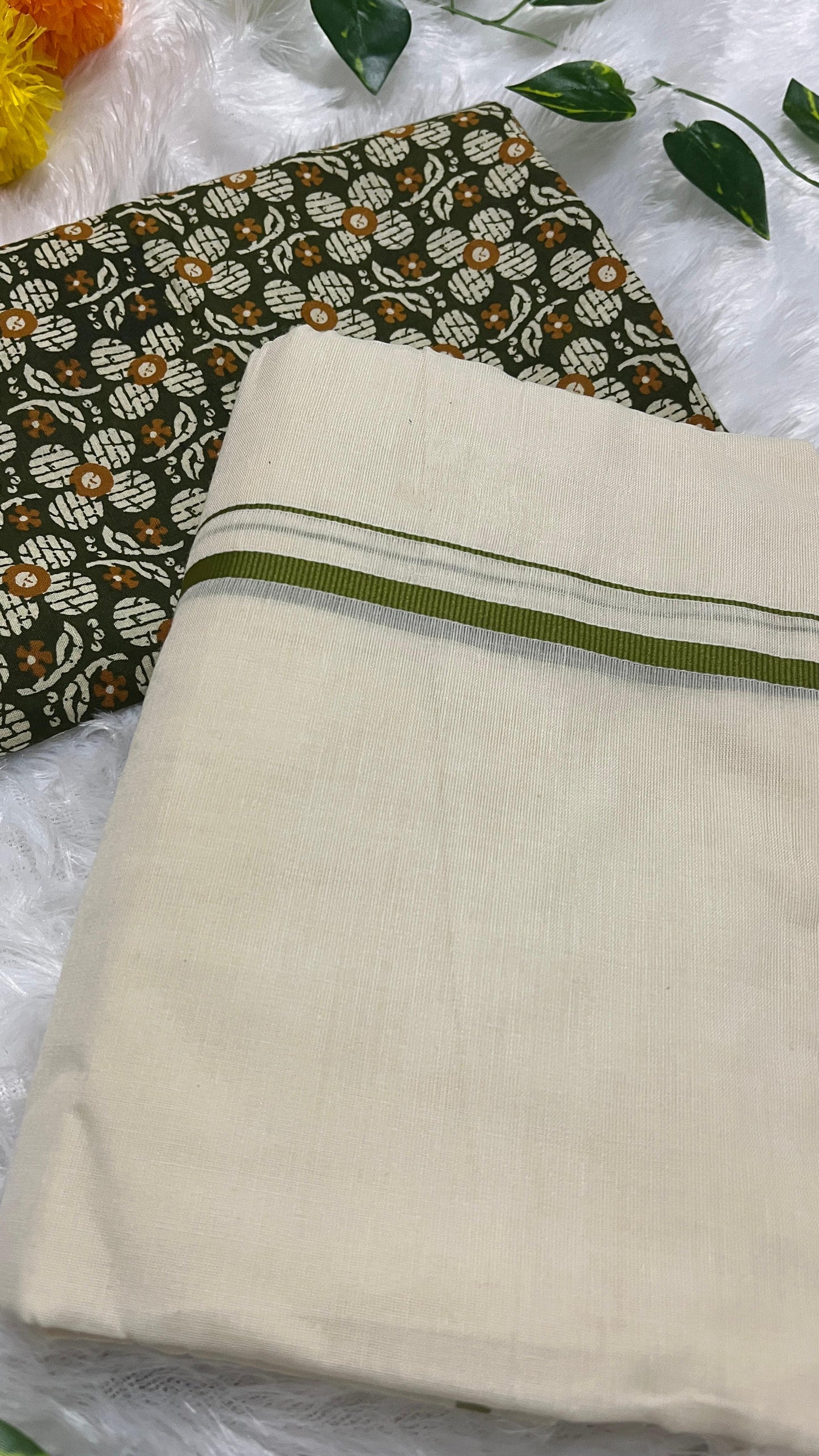 Puliyilakara – Kerala Set Mundu with Light Green Border & Blouse