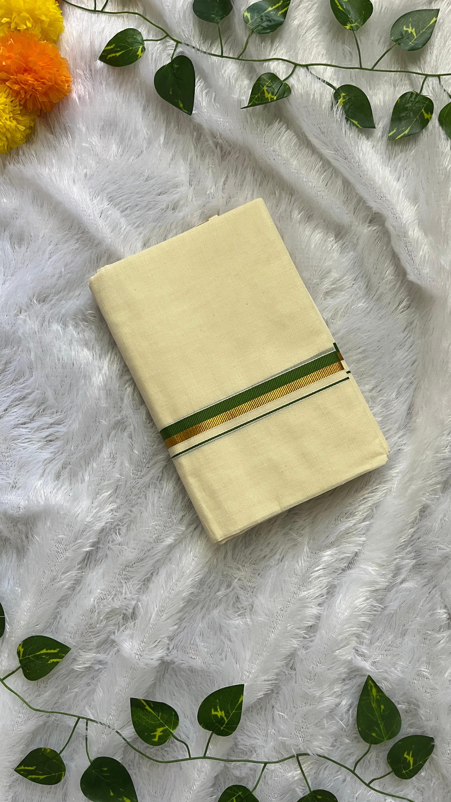 Puliyilakara Set Mundu with Green & Kasavu Border