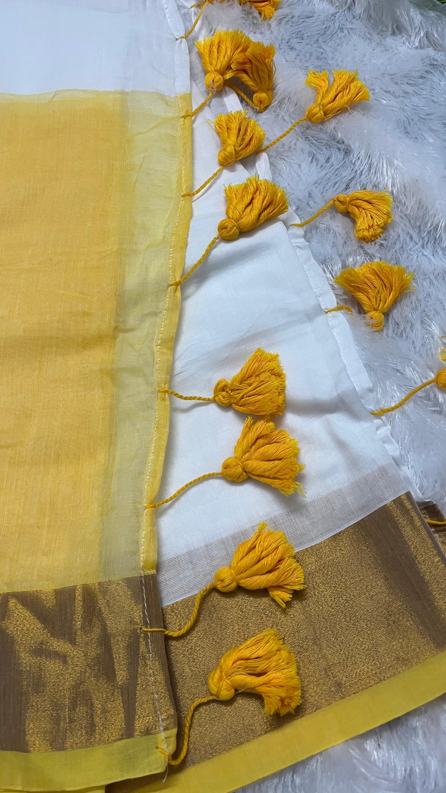 Mul Cotton Yellow-Off White Saree with Kasavu border & Tussels