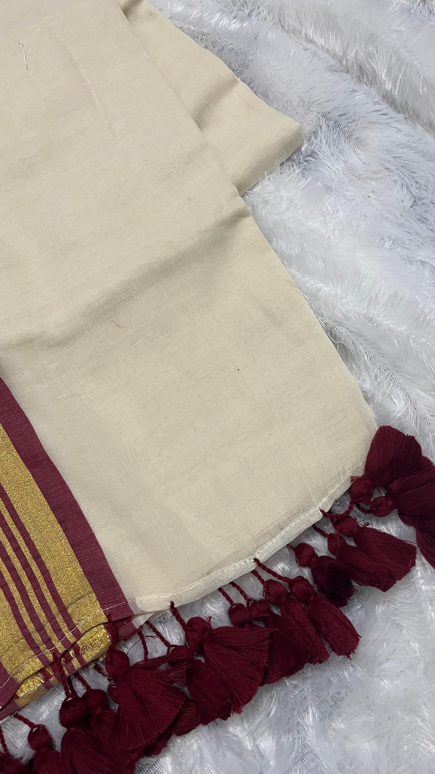 Mul Cotton Saree with Kasavu & Maroon border