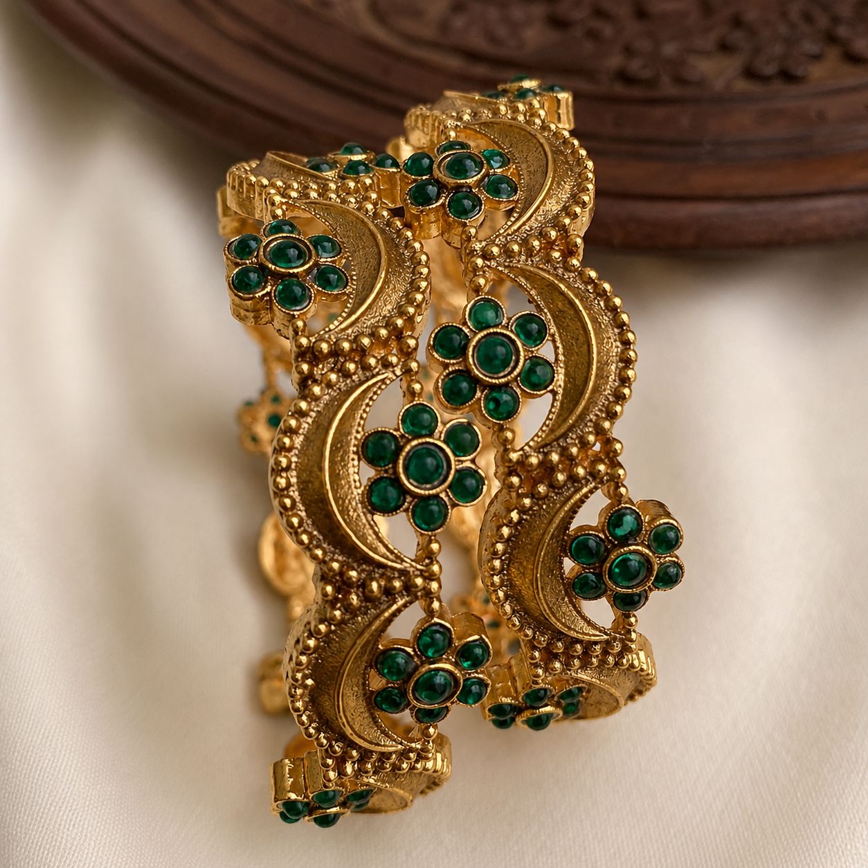 Maya Antique Emerald Bangles