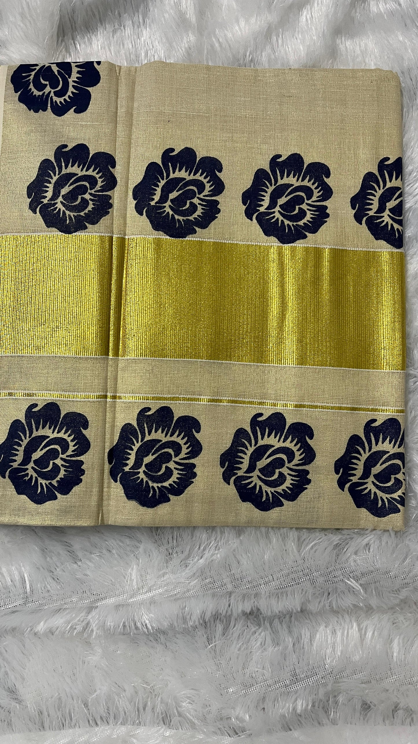 Neelathaamara – Blue Lotus Kasavu Saree