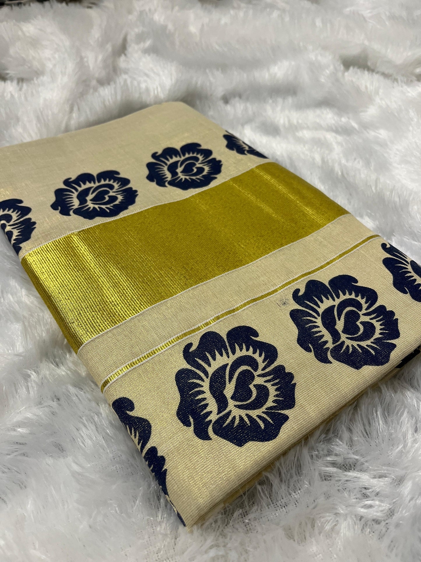 Neelathaamara – Blue Lotus Kasavu Saree