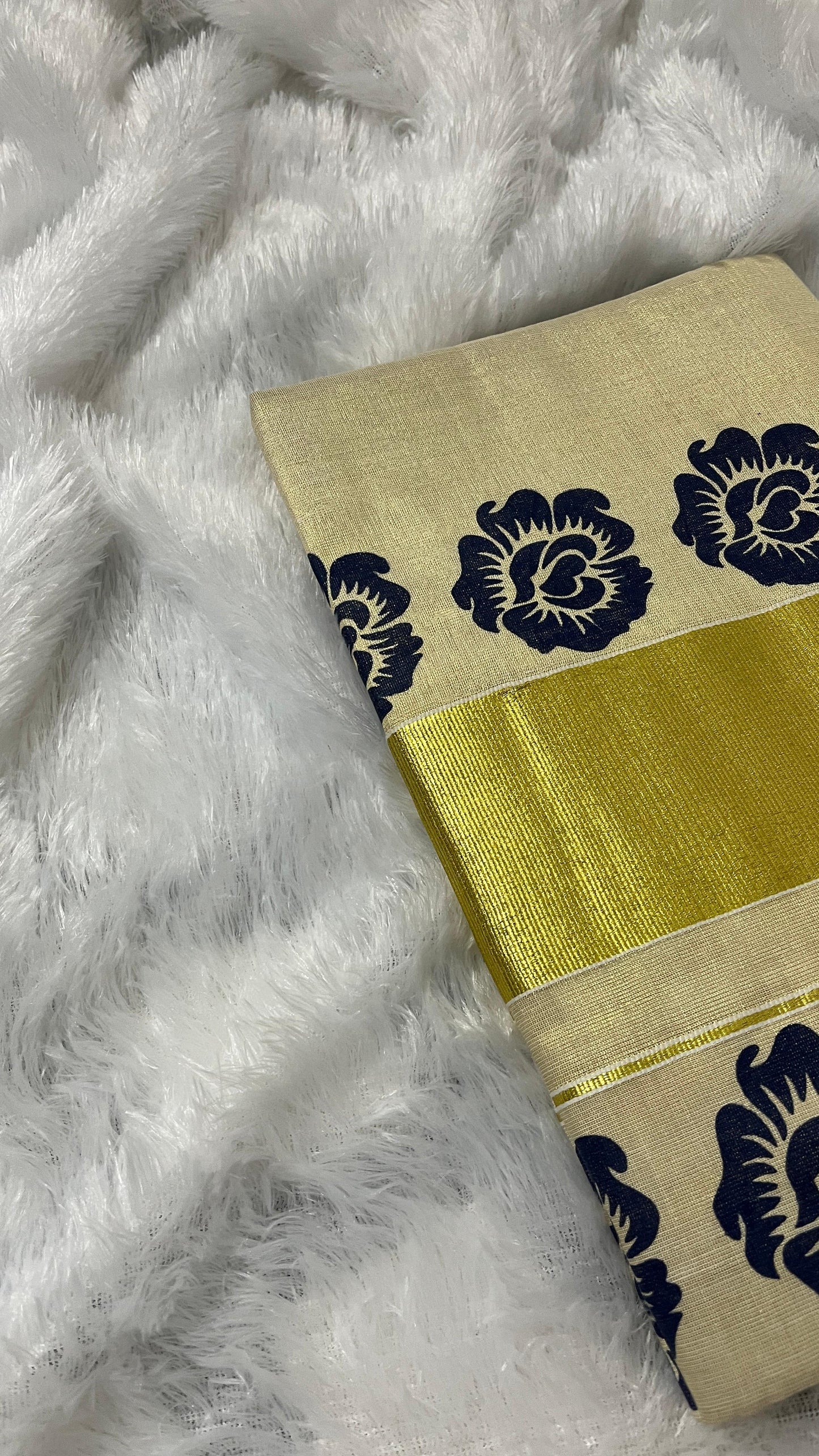 Neelathaamara – Blue Lotus Kasavu Saree