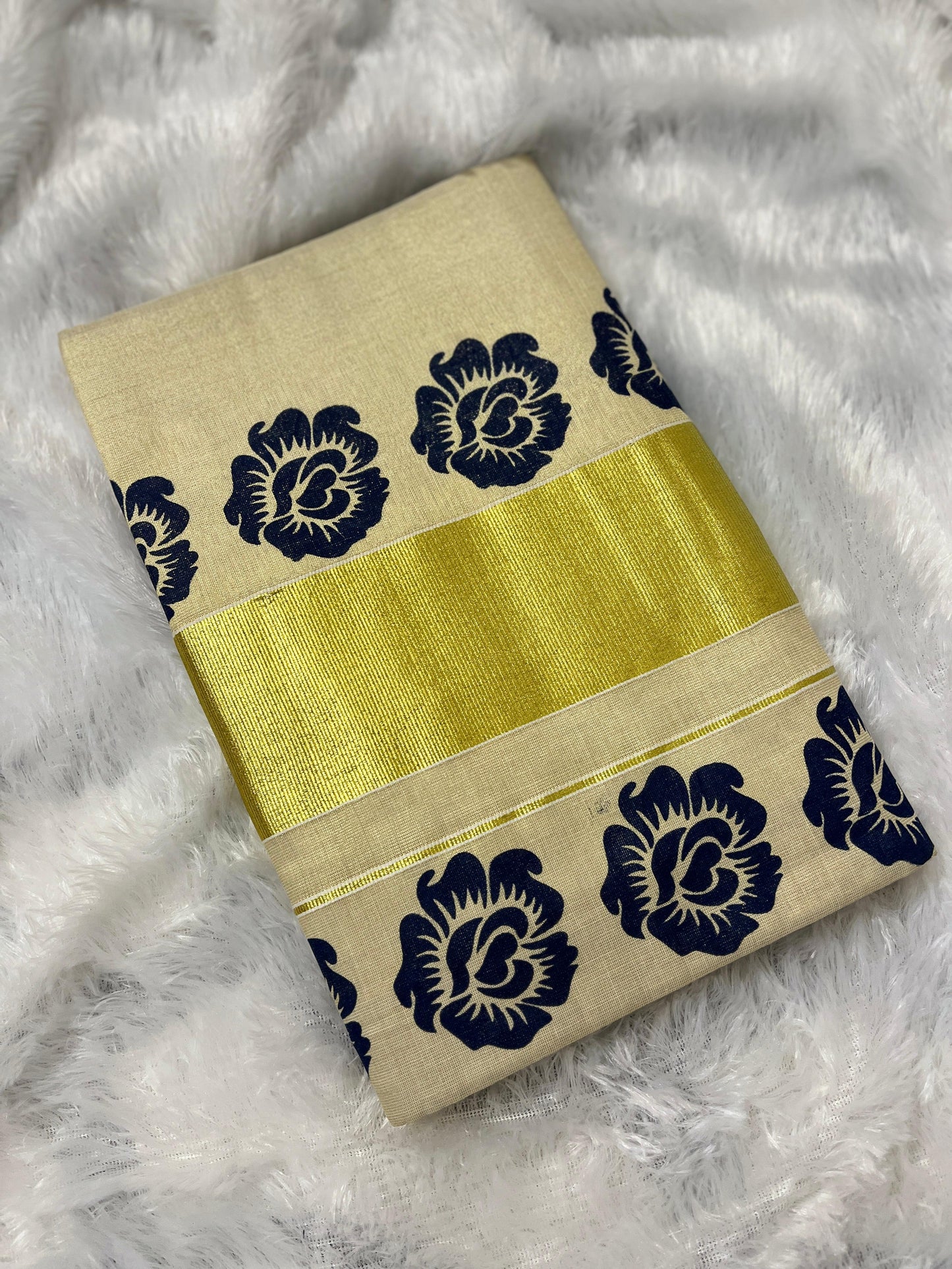 Neelathaamara – Blue Lotus Kasavu Saree