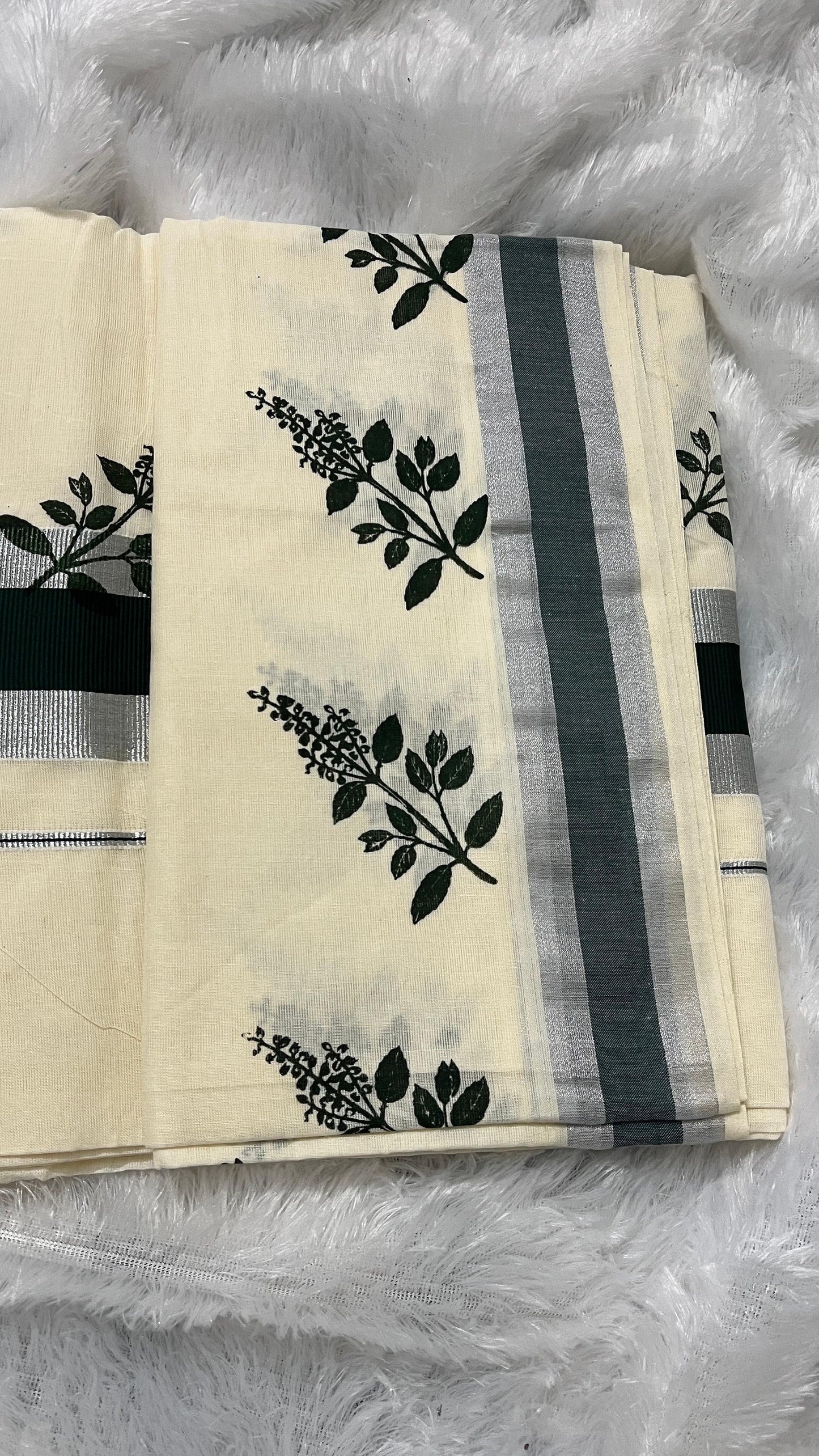 Thulasi Kathir – Green Silver Border Saree