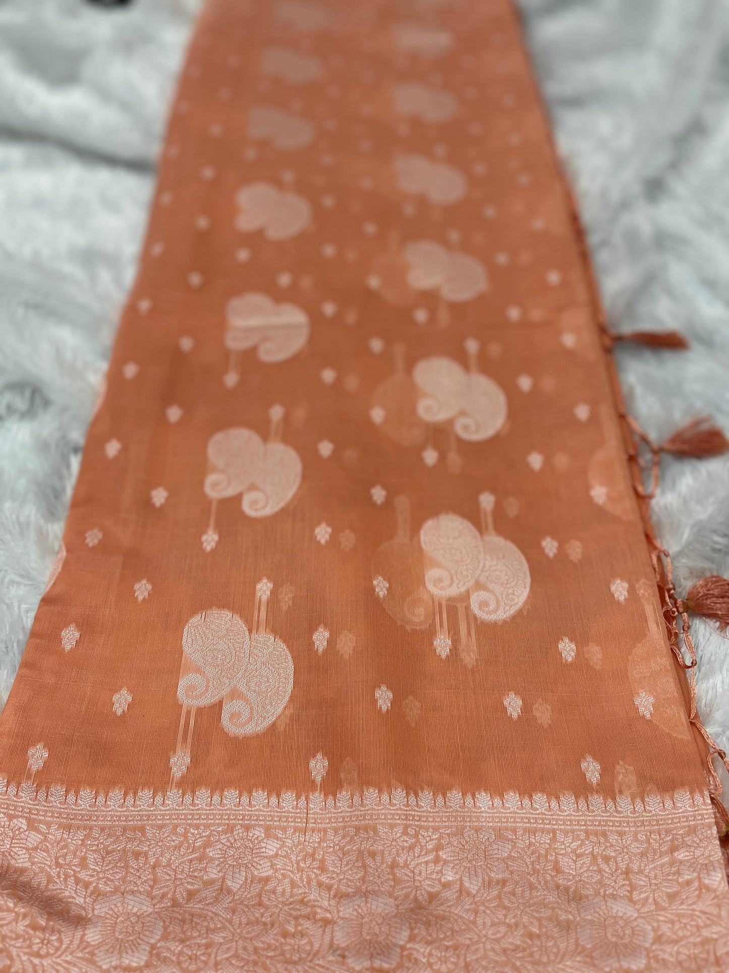 Kunkuma Thuni – Pastel Orange Handloom Saree