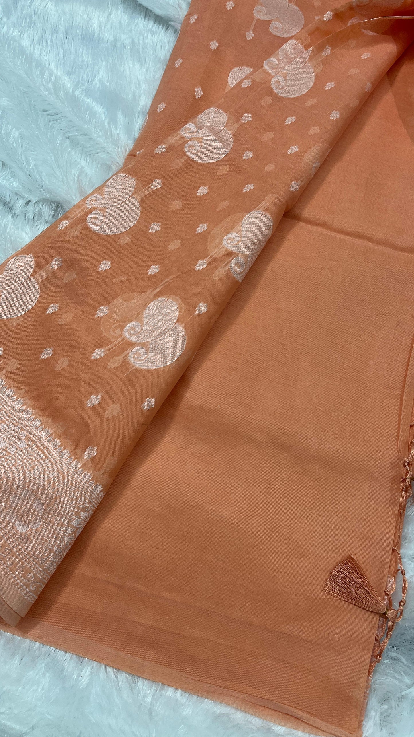 Kunkuma Thuni – Pastel Orange Handloom Saree