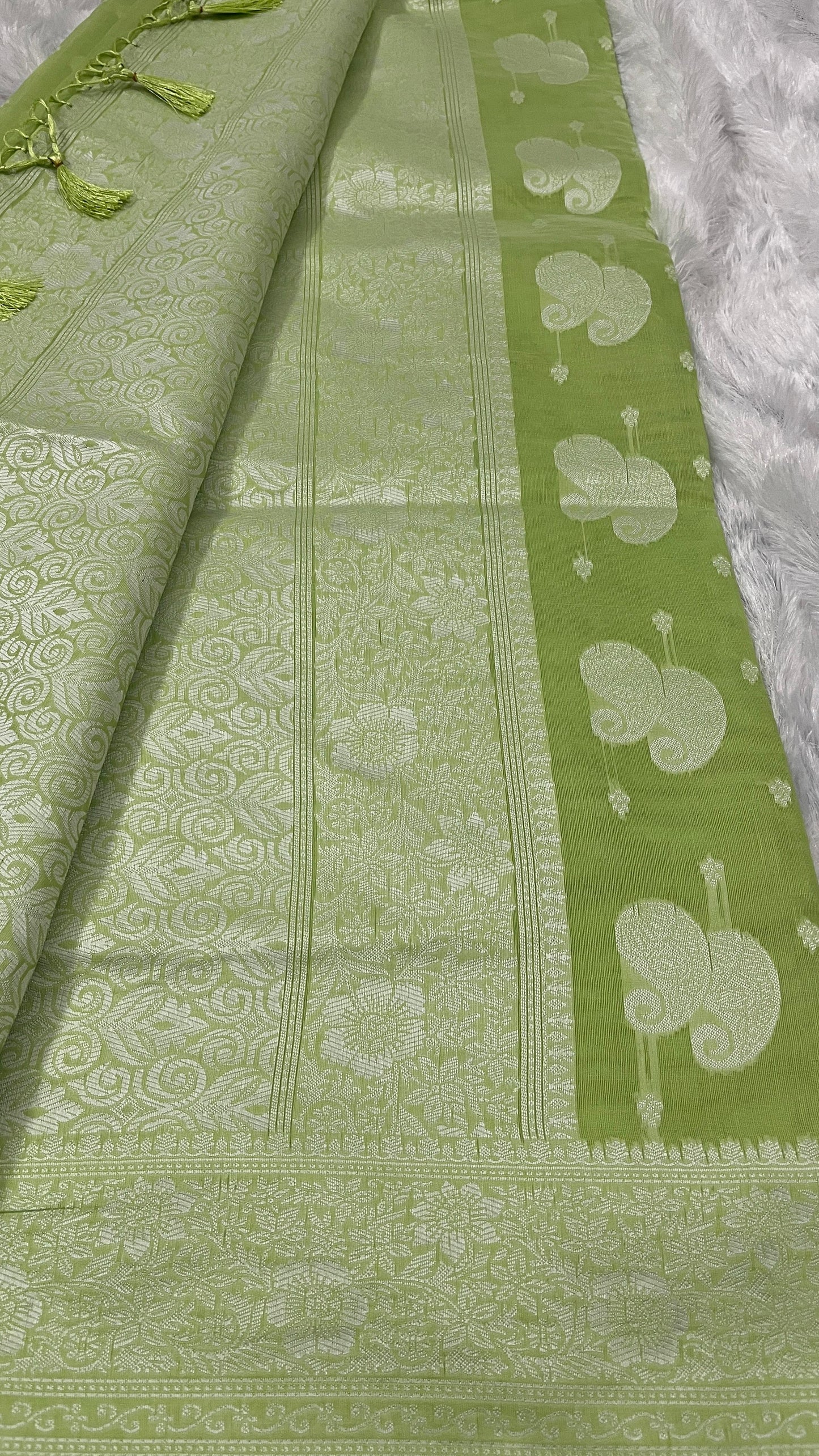 Aaromala – Pastel Green Handloom Saree