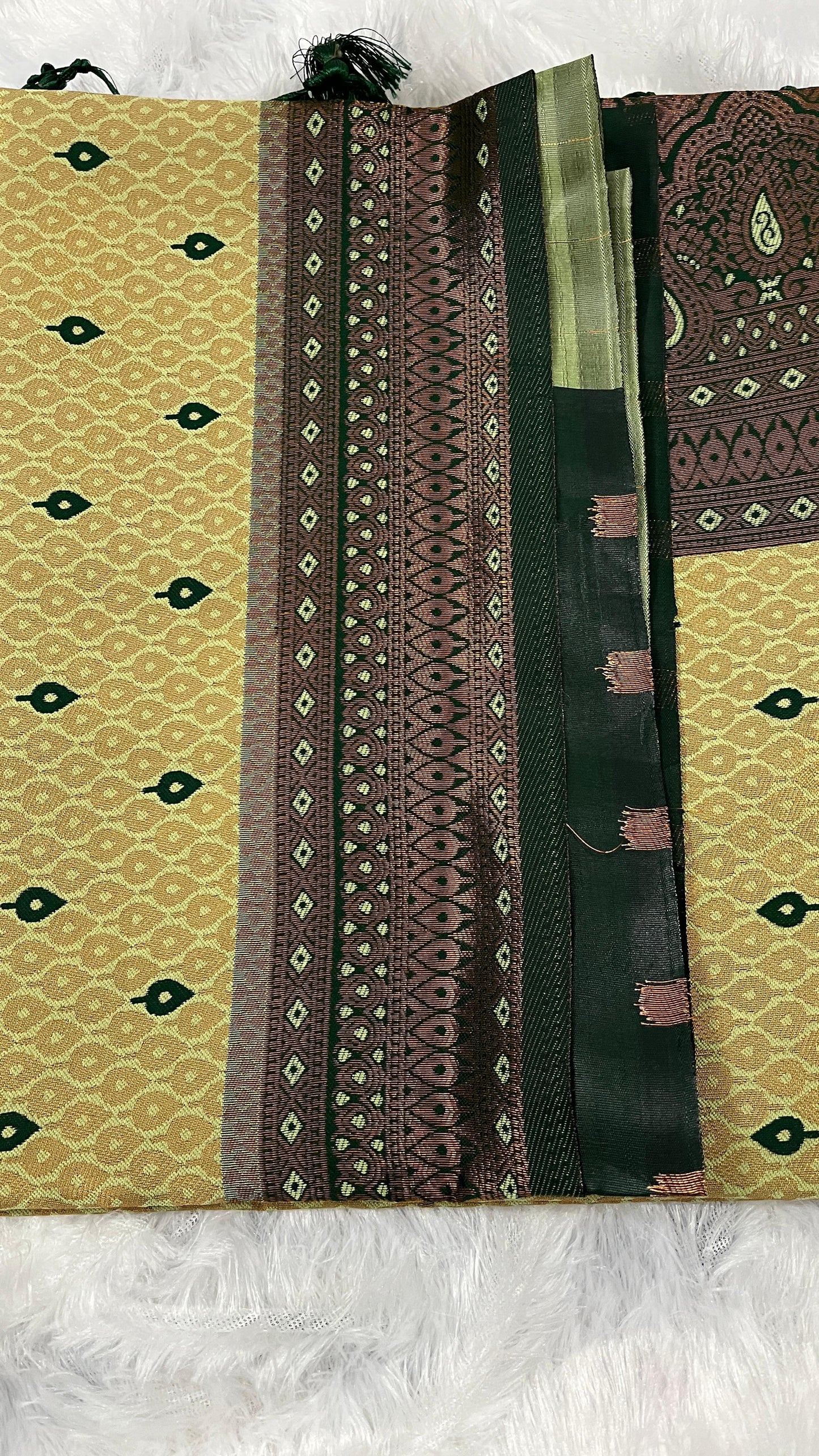 Kutch Silk Saree with unstiched blouse