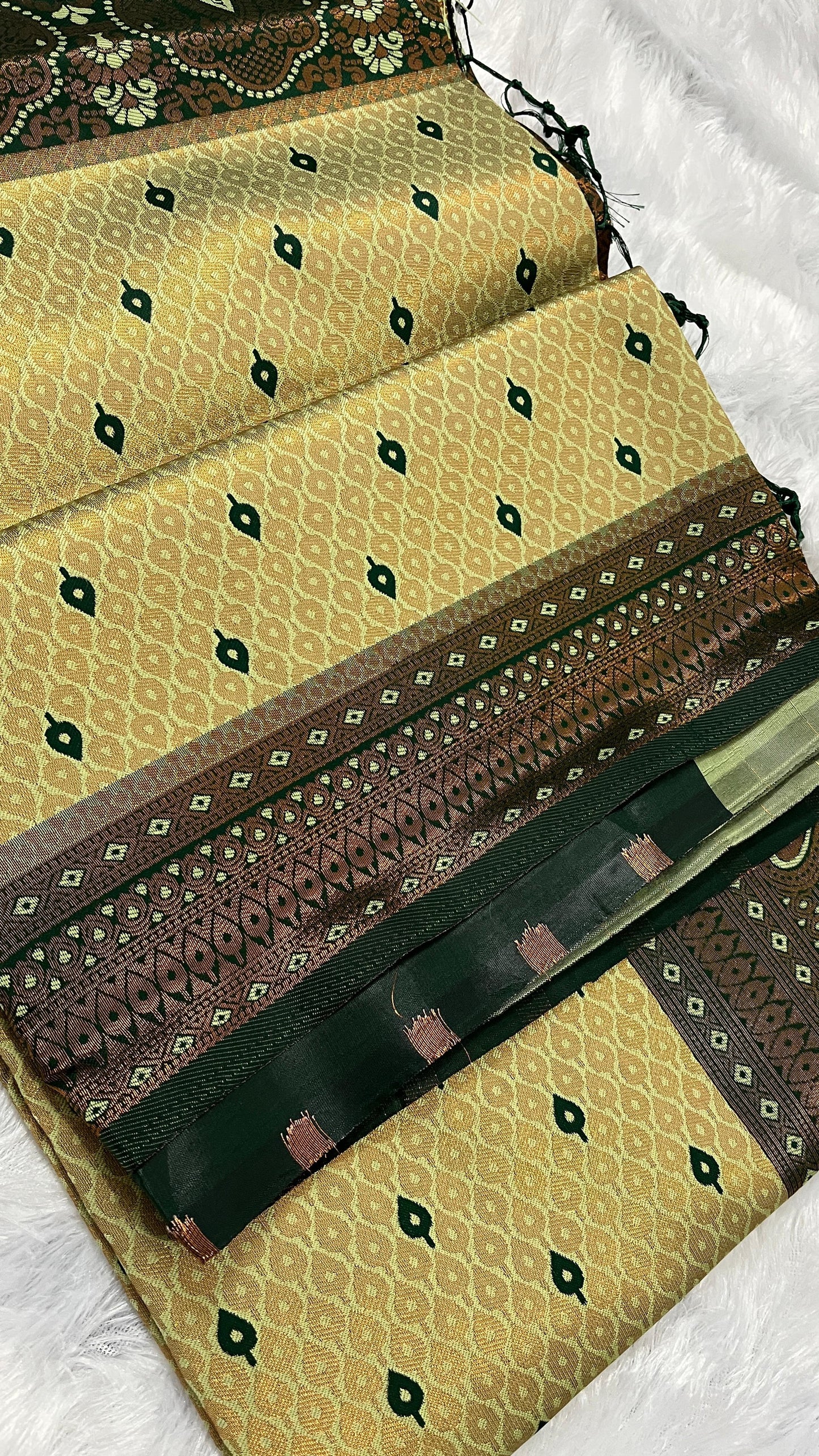 Kutch Silk Saree with unstiched blouse