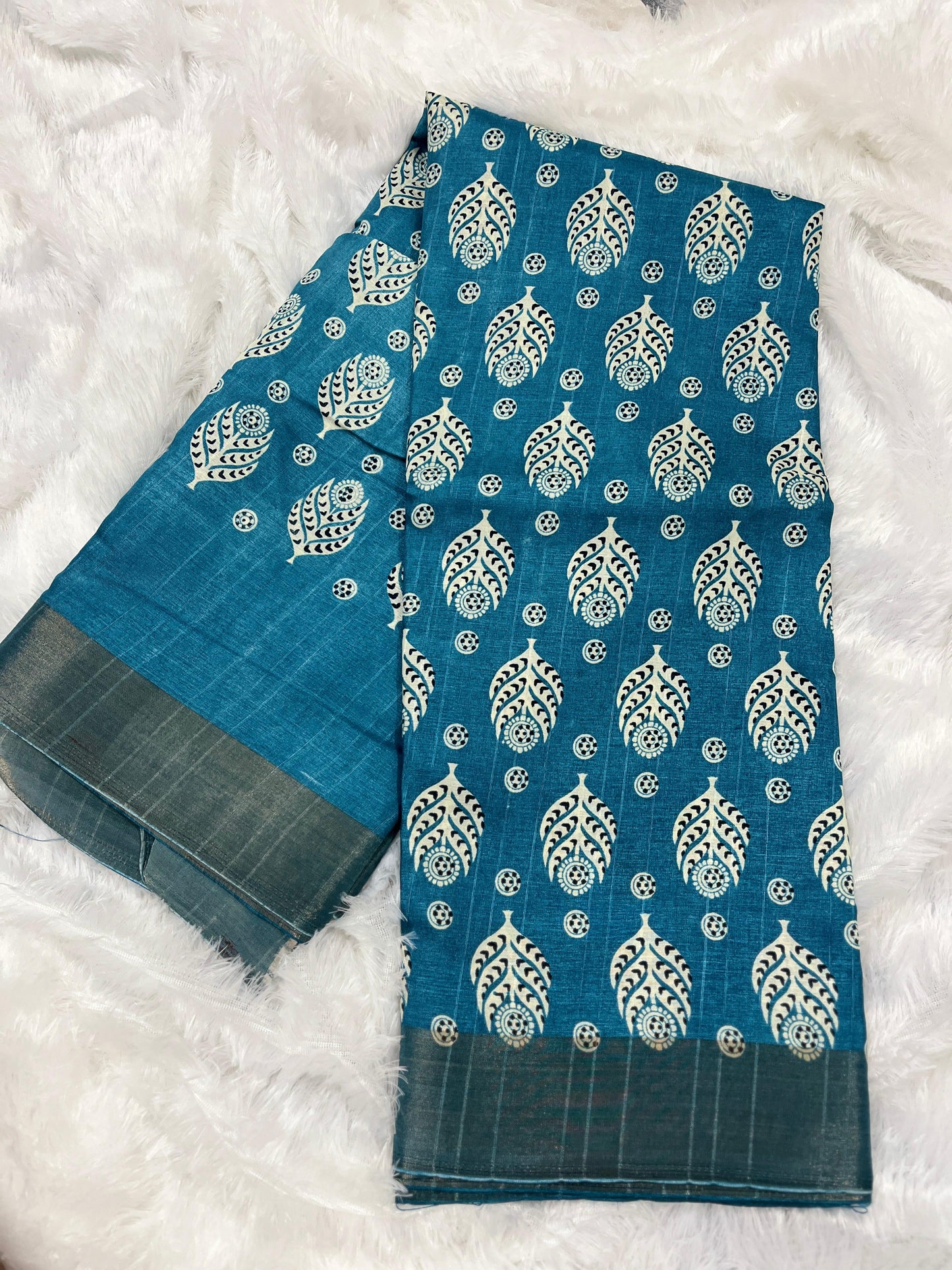 Meghavarni – Blue Handloom Silk Saree