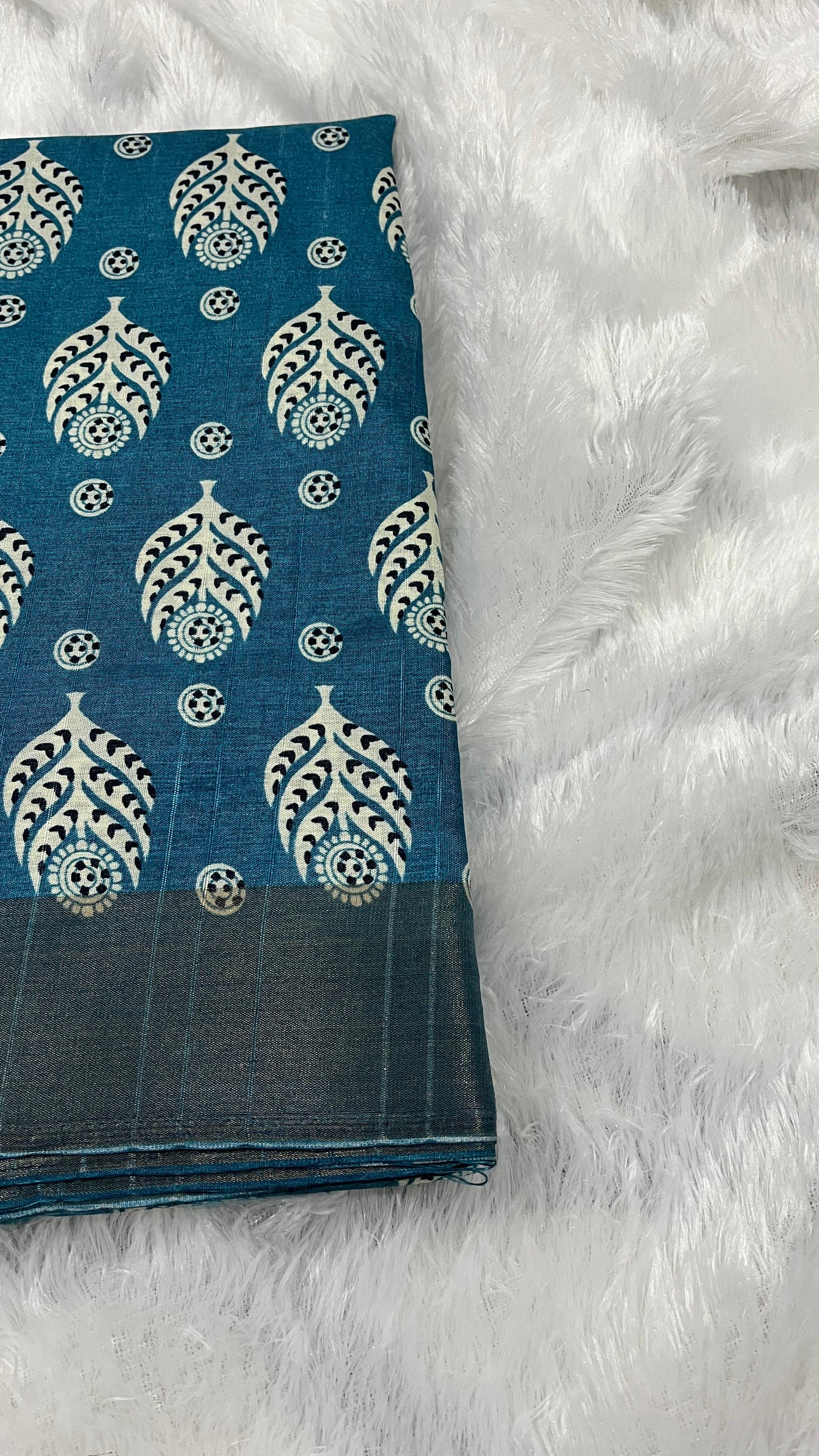 Meghavarni – Blue Handloom Silk Saree