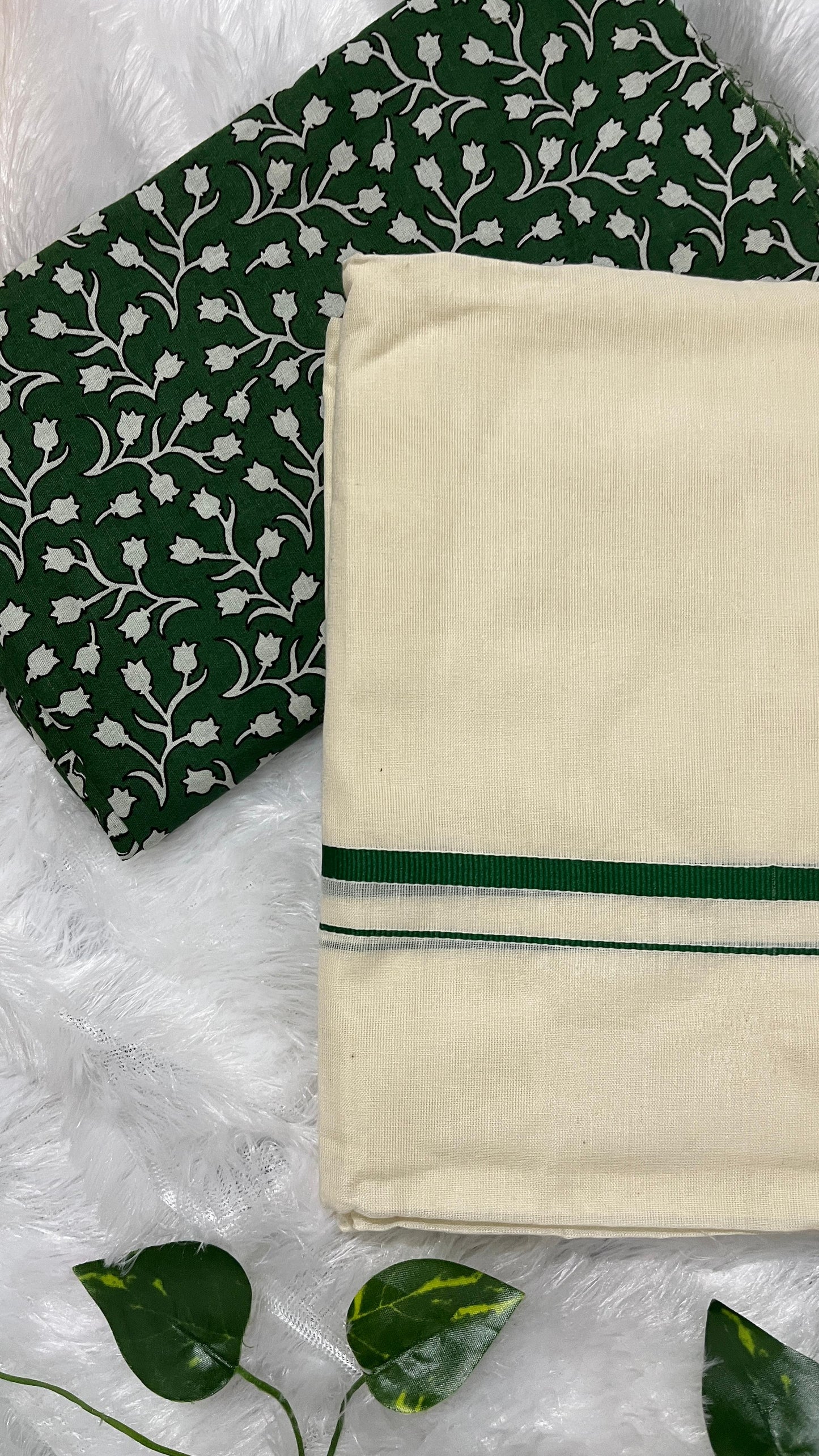 Puliyilakara – Kerala Set Mundu with Green Border & Blouse