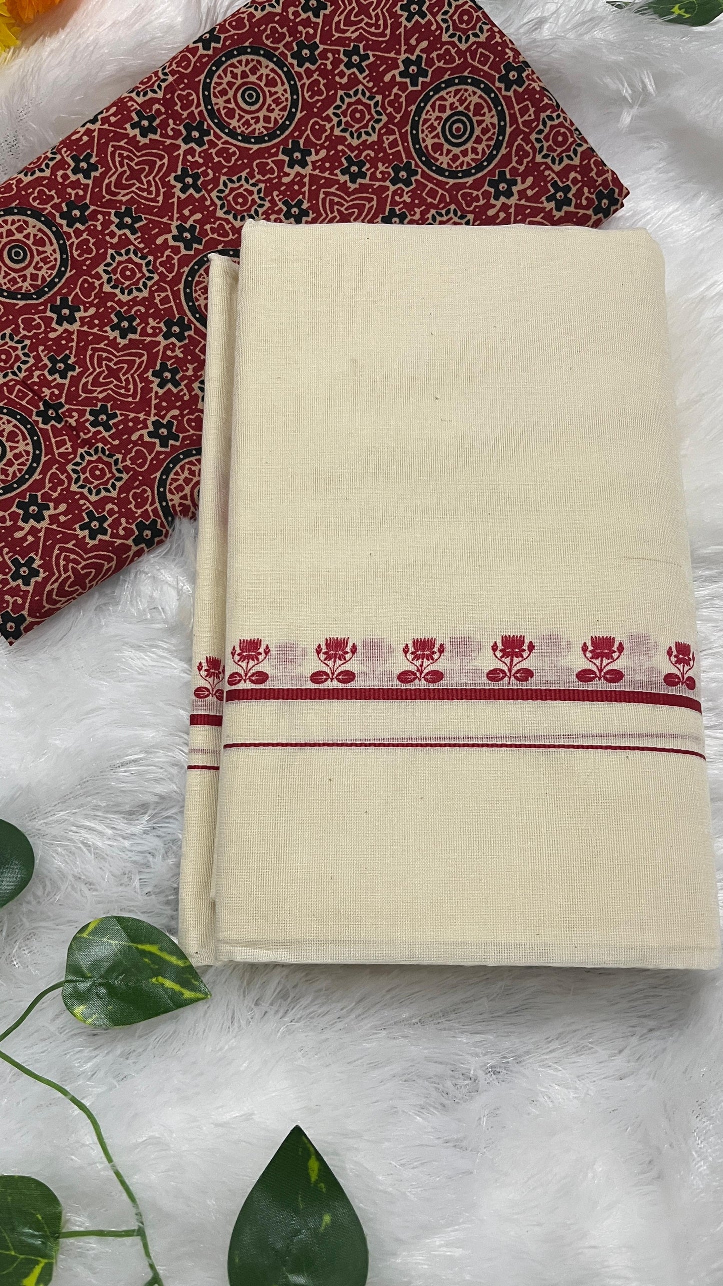 Puliyilakara –  Red Border with Lotus print set mund