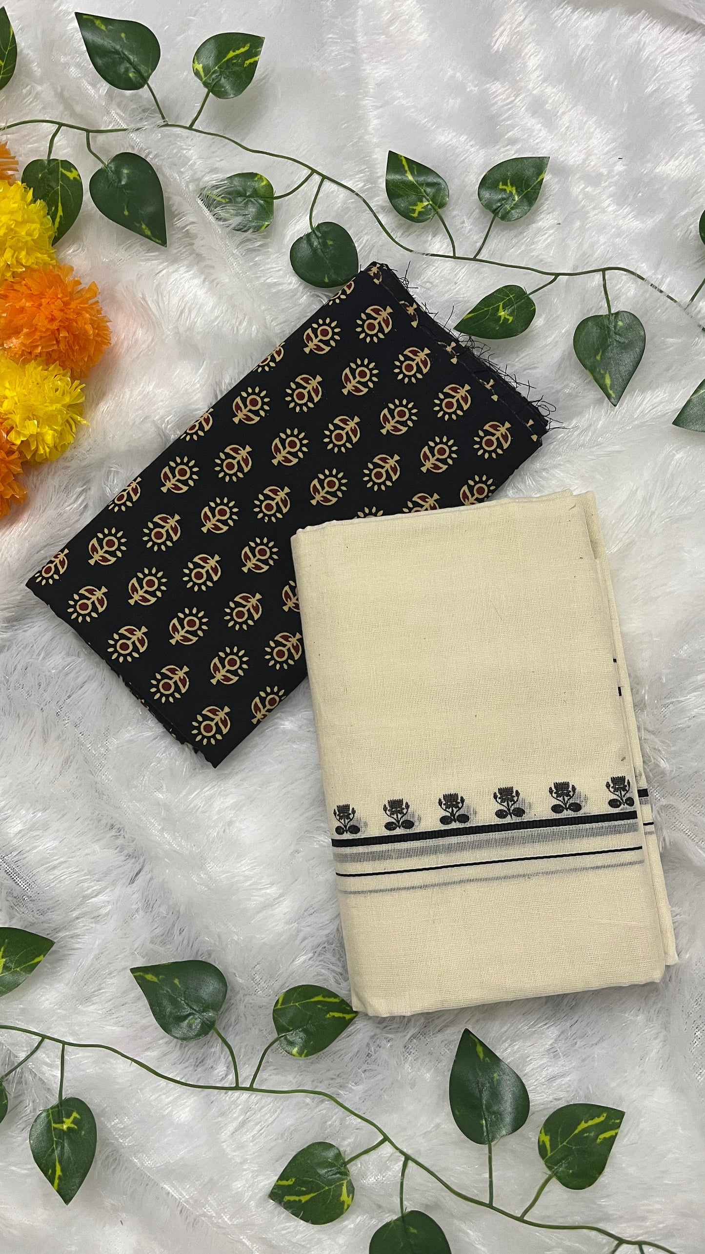 Puliyilakara –  Black Border with Lotus print set mund