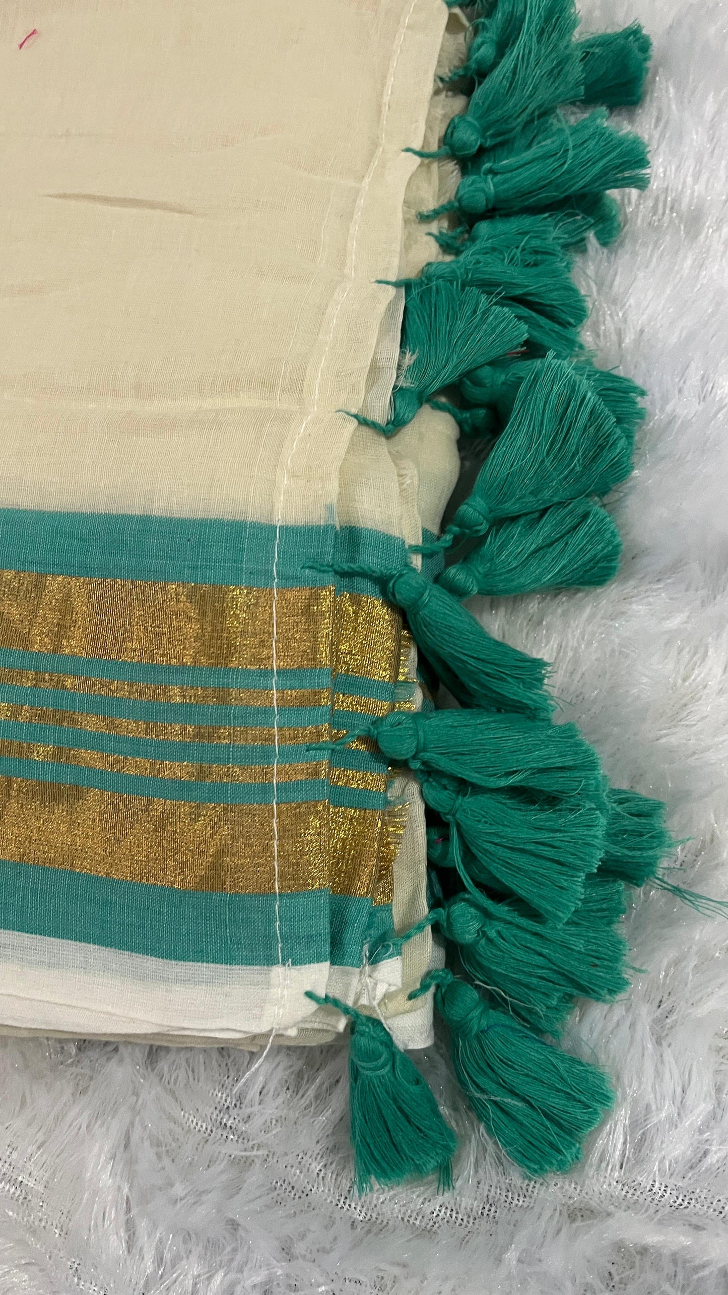 Pure Mul Cotton Saree with Kasavu & Turquoise blue border