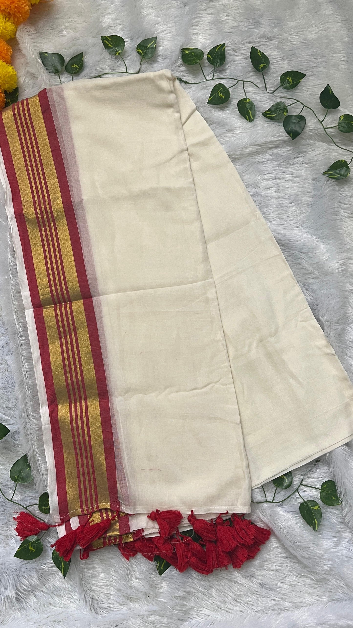 Pure Mul Cotton Saree with Kasavu & Red border