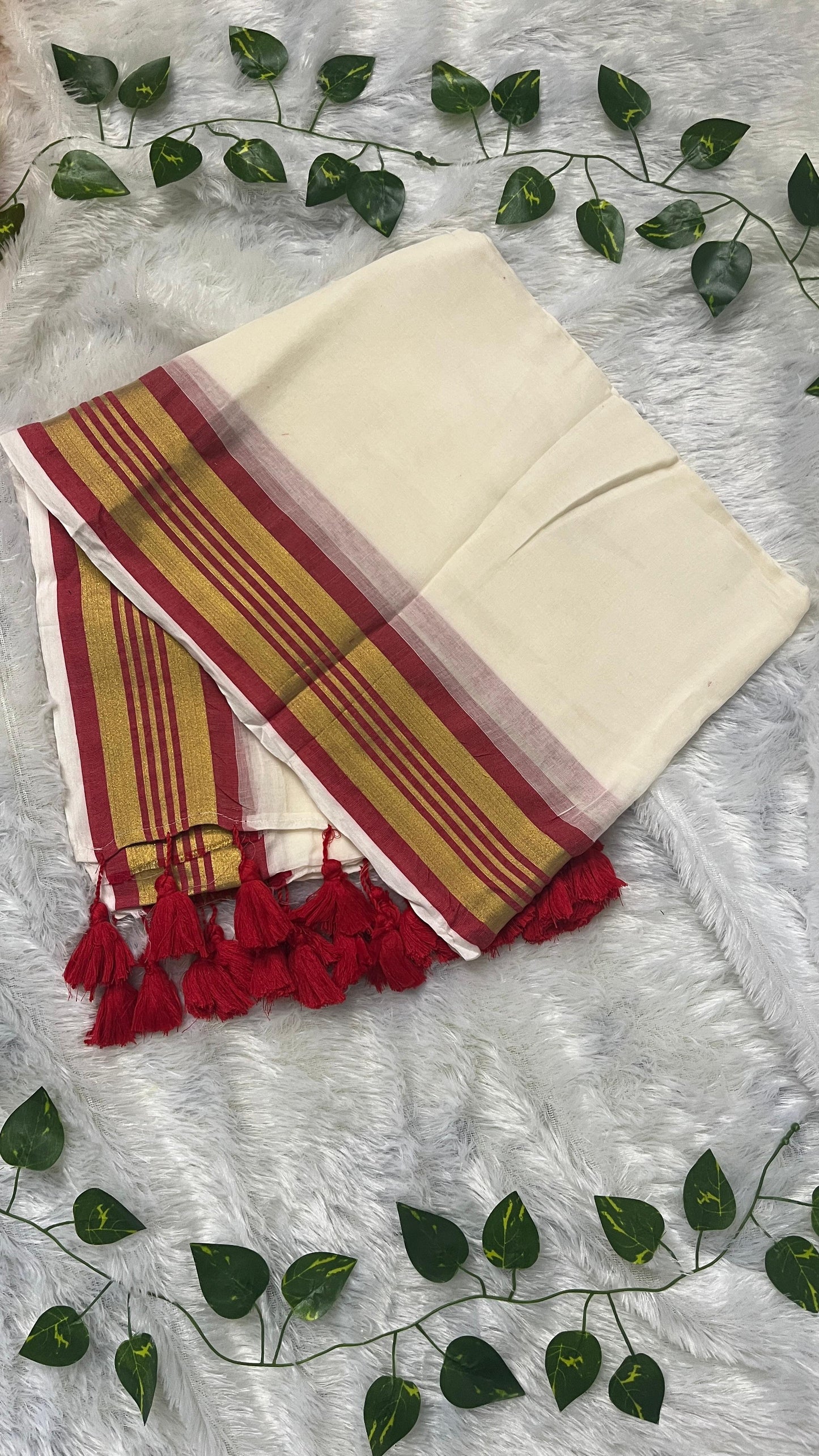 Pure Mul Cotton Saree with Kasavu & Red border