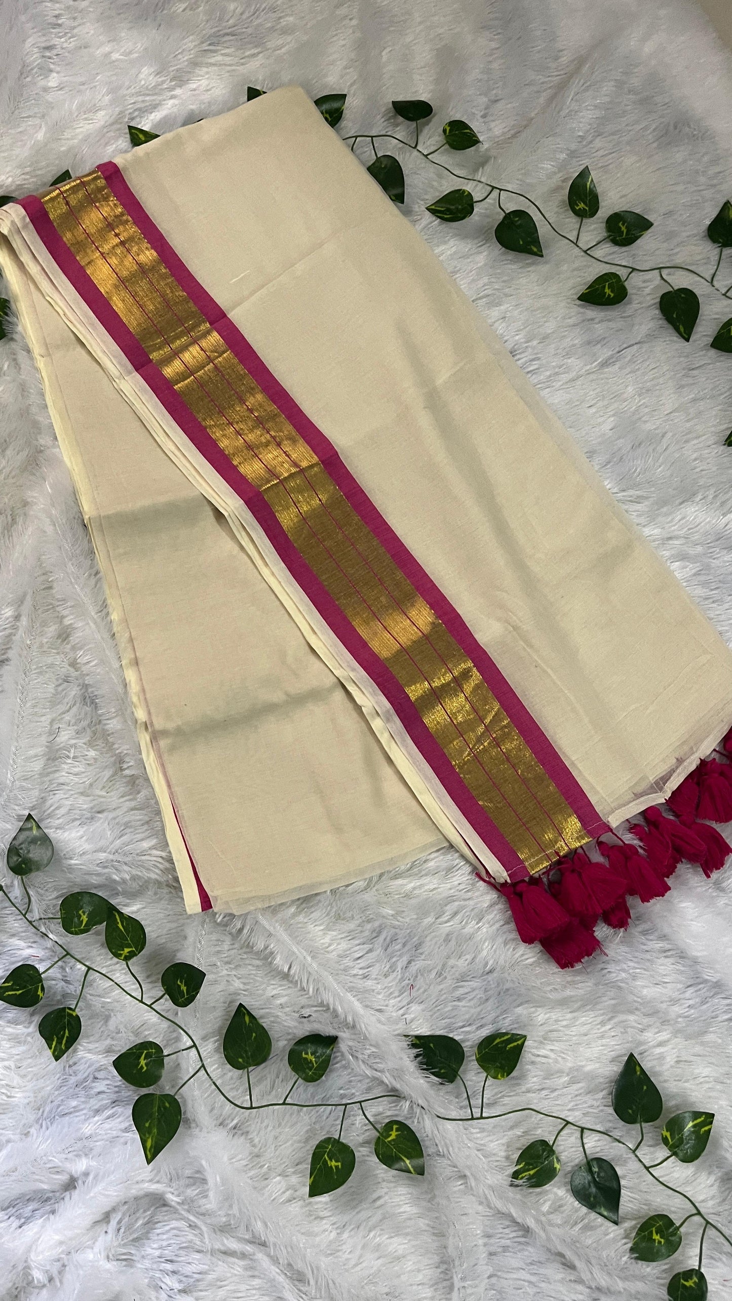 Mul Cotton Rani Pink Saree with Kasavu border