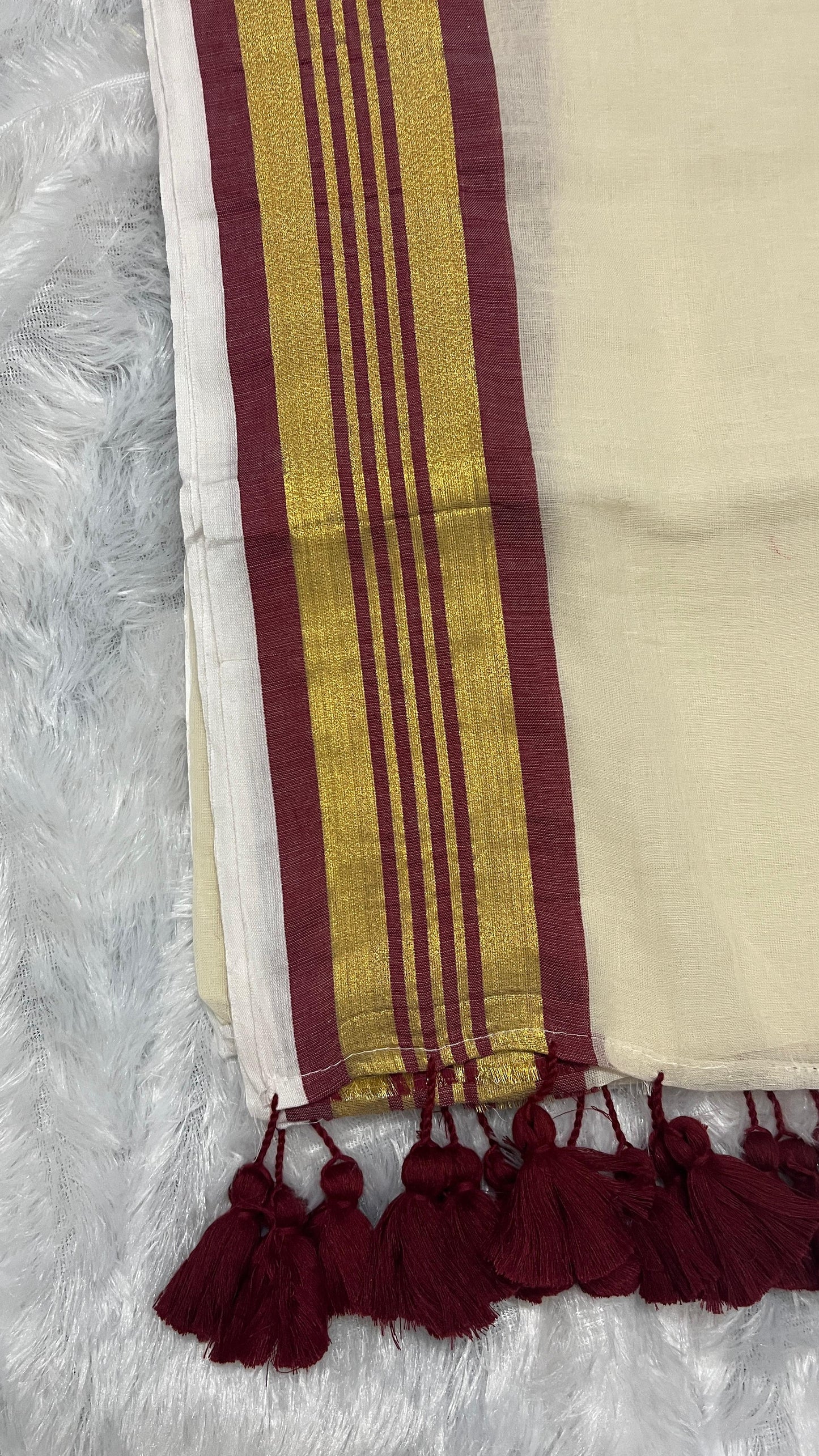 Mul Cotton Saree with Kasavu & Maroon border
