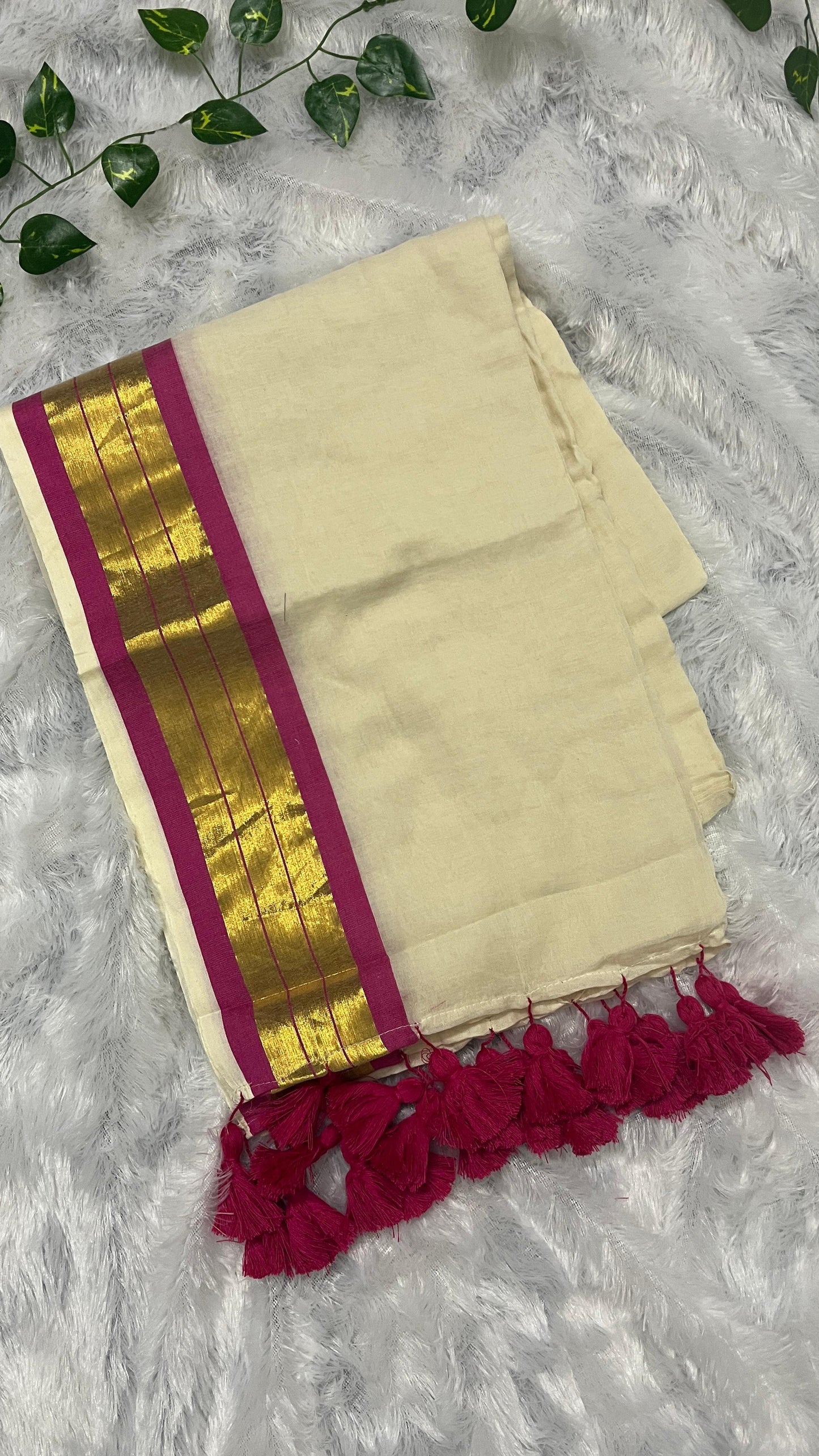 Mul Cotton Rani Pink Saree with Kasavu border