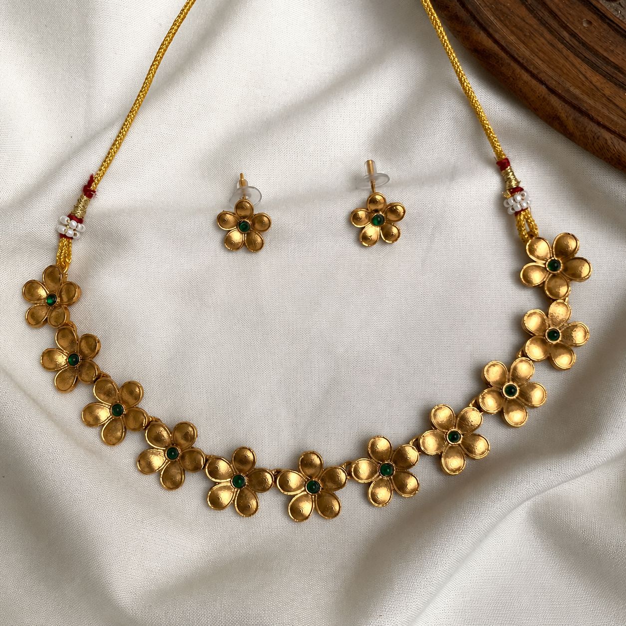 Mayura Emerald Floral Antique NC